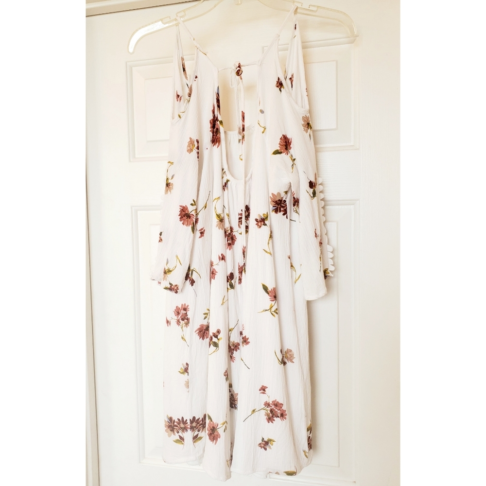 Nikki Erin Cold Shoulder Dress - Picture 11 of 16